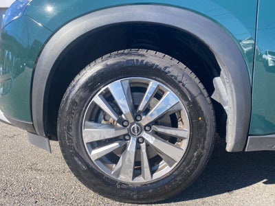2025 Nissan Pathfinder SL 4WD