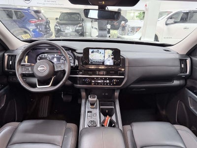 2025 Nissan Pathfinder SL 4WD