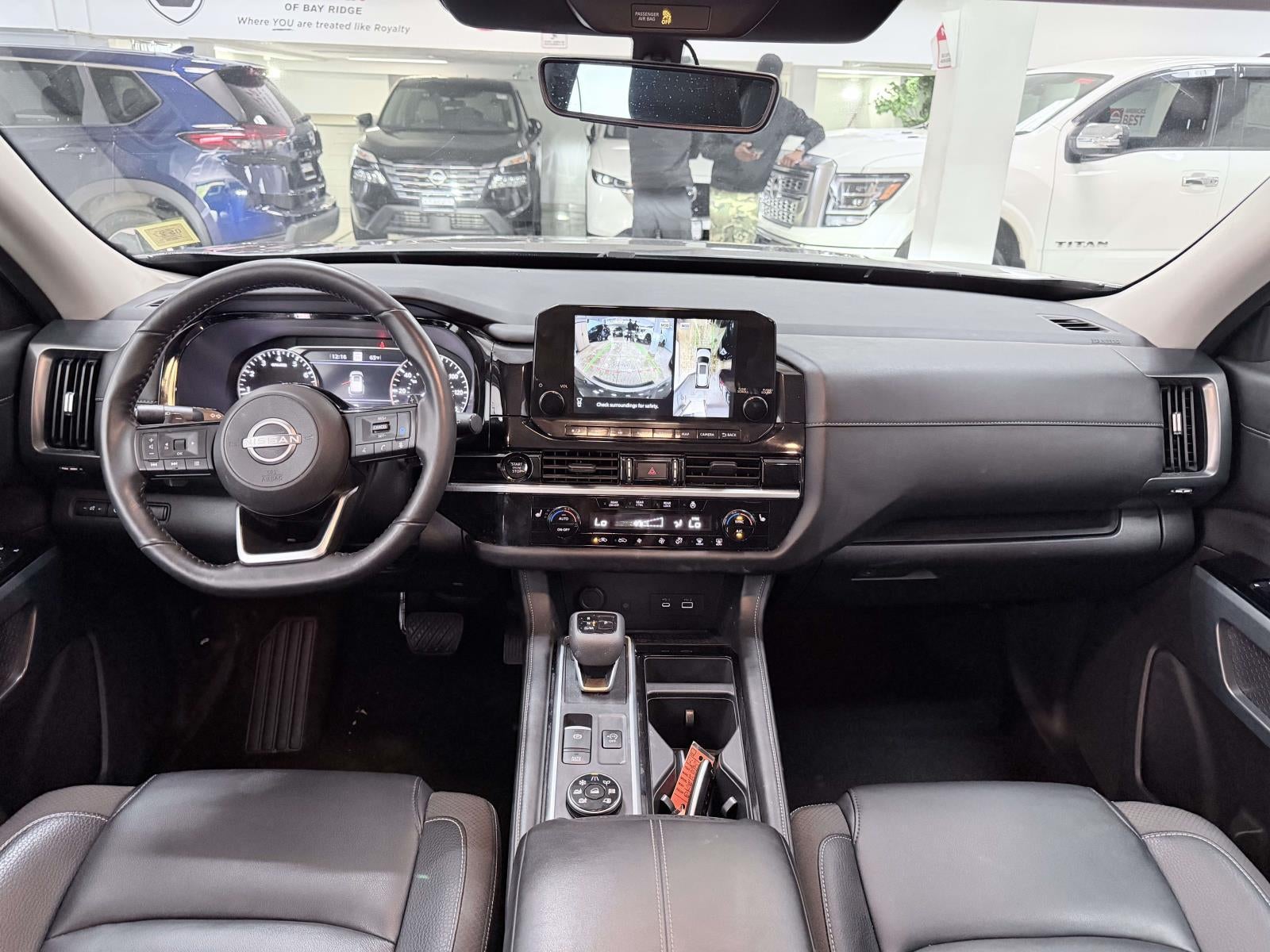 2025 Nissan Pathfinder SL 4WD