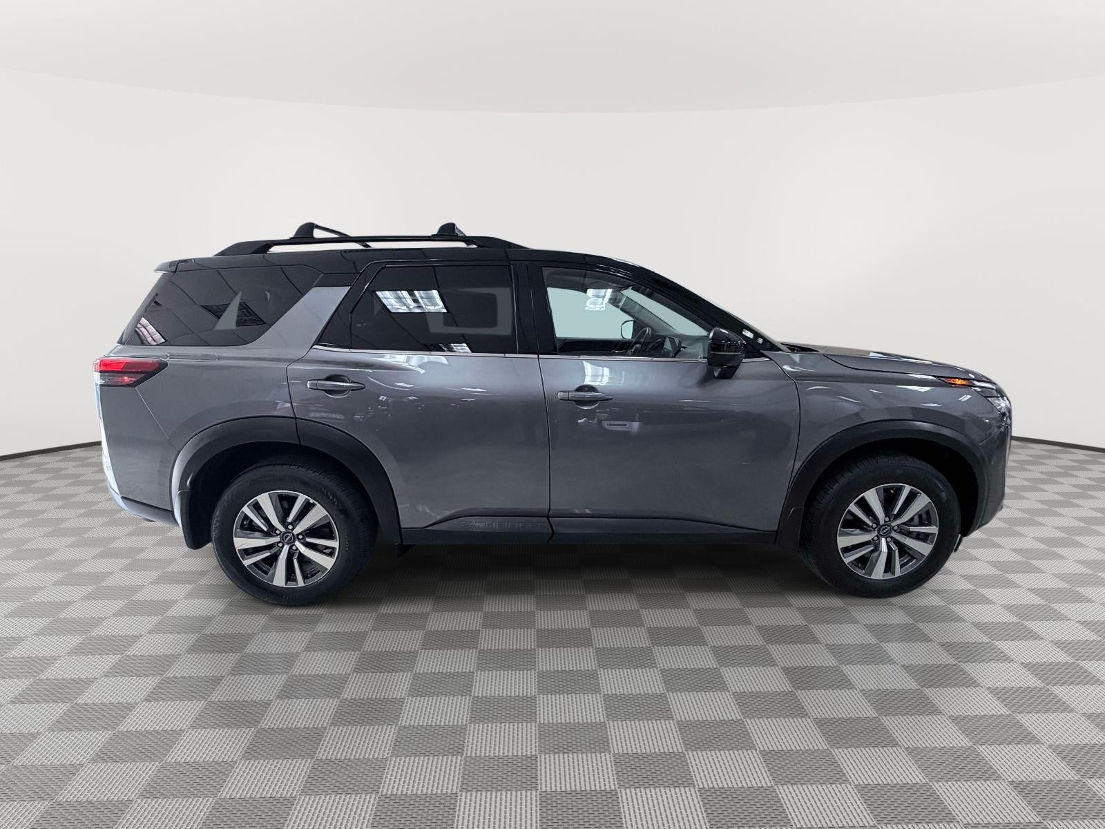 2025 Nissan Pathfinder SL 4WD