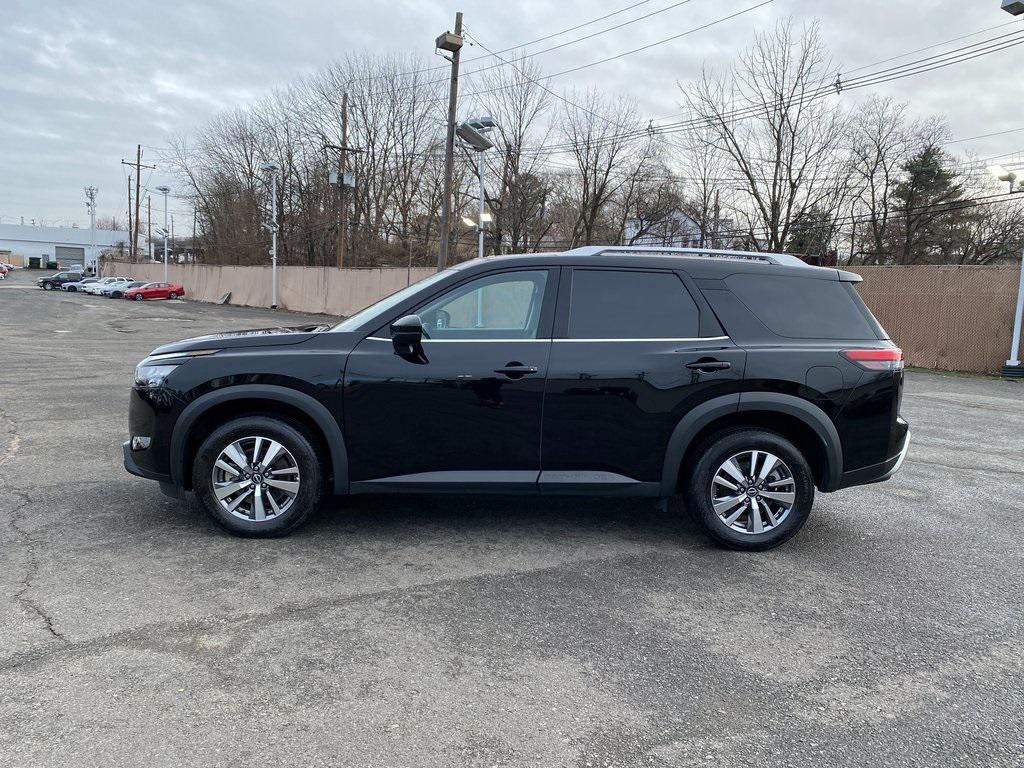 2025 Nissan Pathfinder SL 4WD