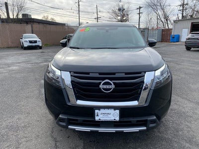 2025 Nissan Pathfinder SL 4WD