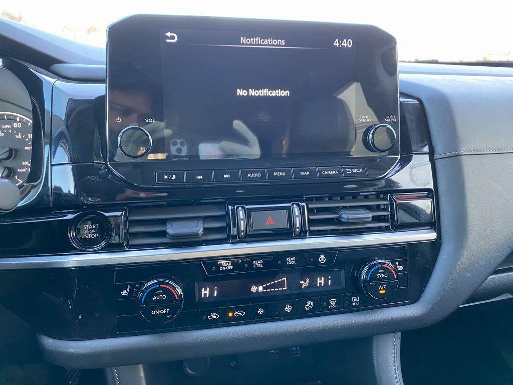 2025 Nissan Pathfinder SL 4WD