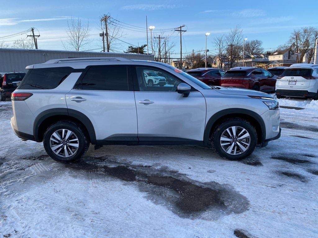 2025 Nissan Pathfinder SL 4WD