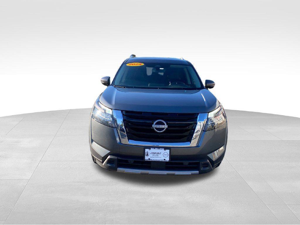 2025 Nissan Pathfinder SL 4WD