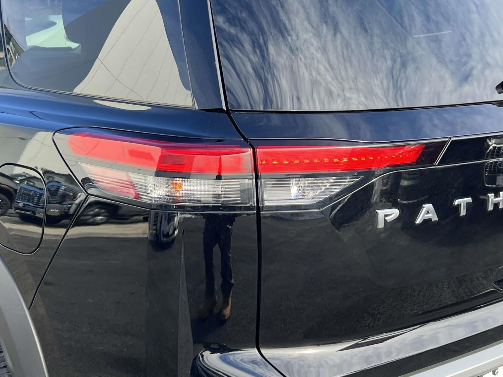 2024 Nissan Pathfinder SL 4WD