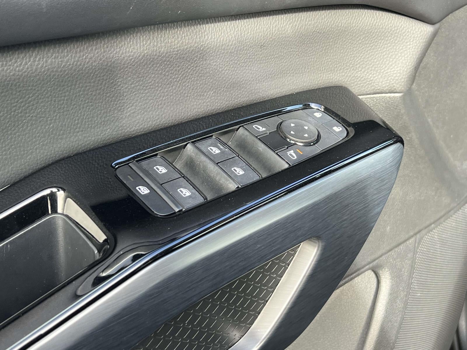 2024 Nissan Pathfinder SL 4WD