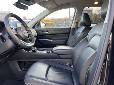 2024 Nissan Pathfinder SL 4WD