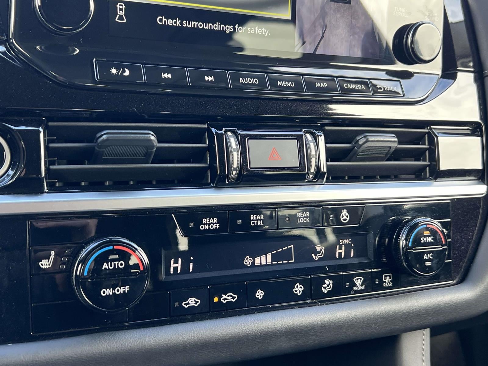 2024 Nissan Pathfinder SL 4WD