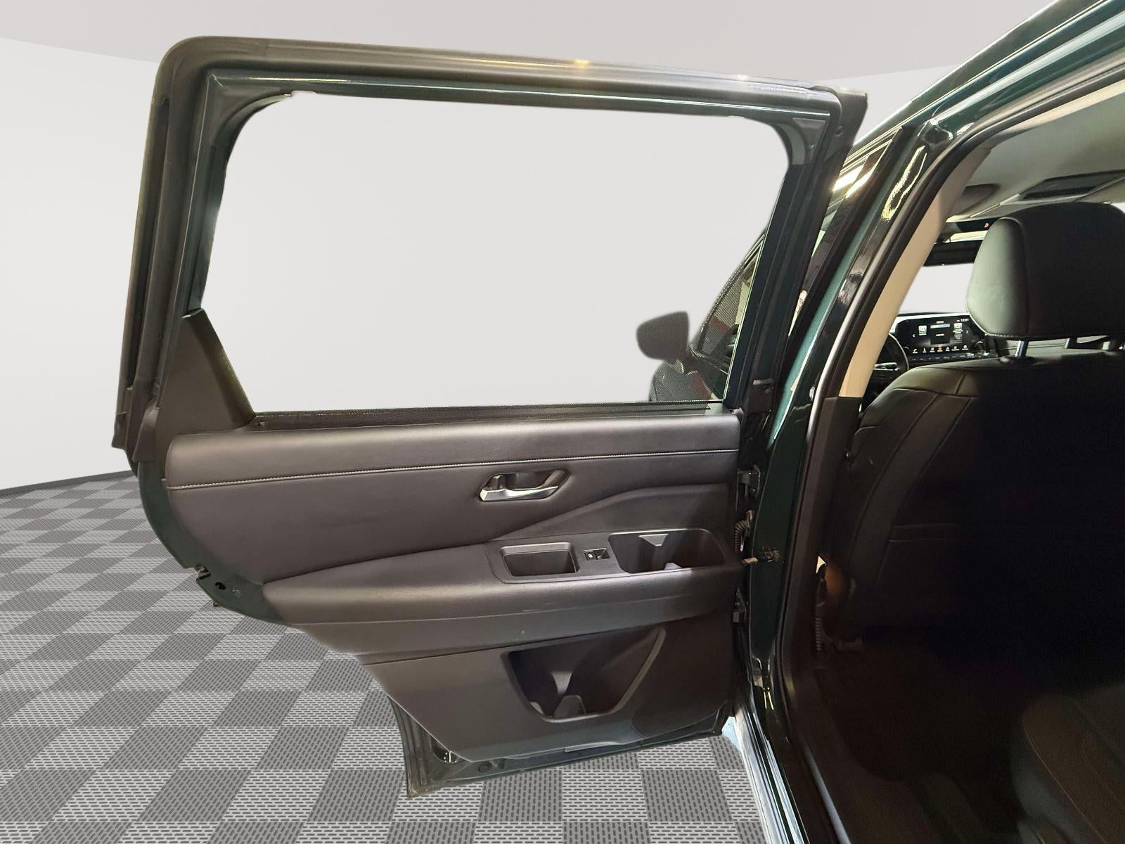 2022 Nissan Pathfinder SL 4WD