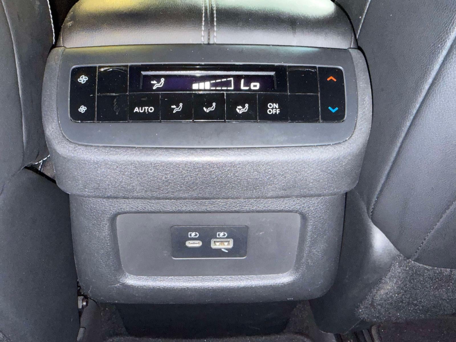 2022 Nissan Pathfinder SL 4WD