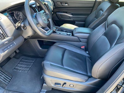 2024 Nissan Pathfinder SL 4WD