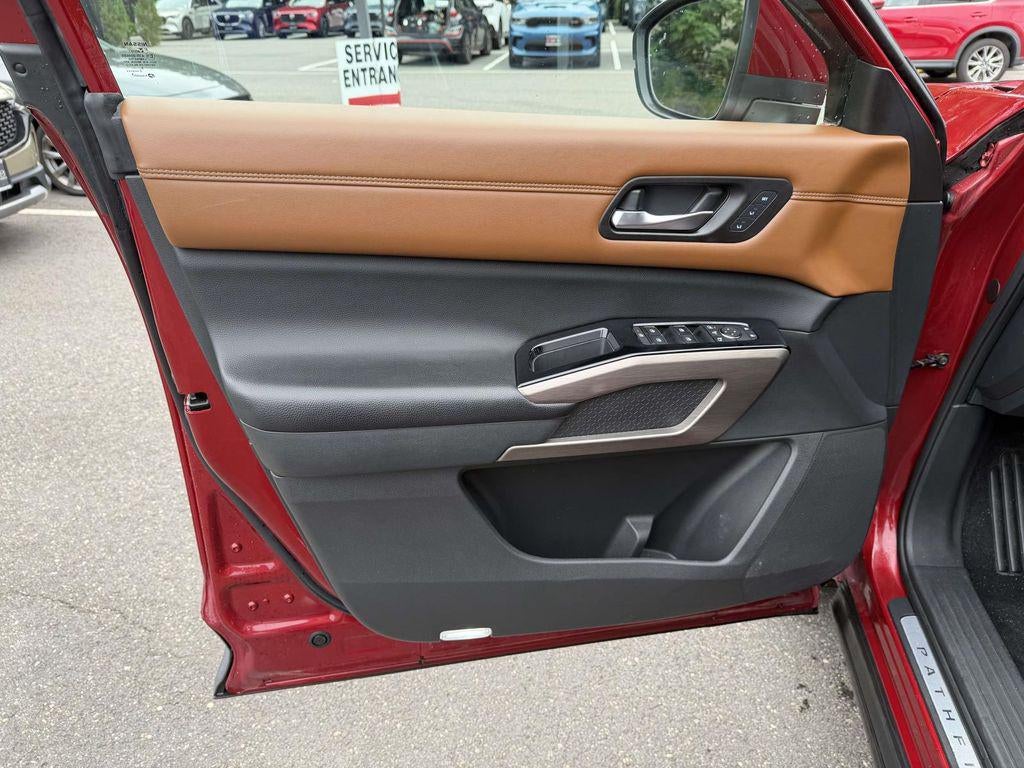 2022 Nissan Pathfinder Platinum 4WD