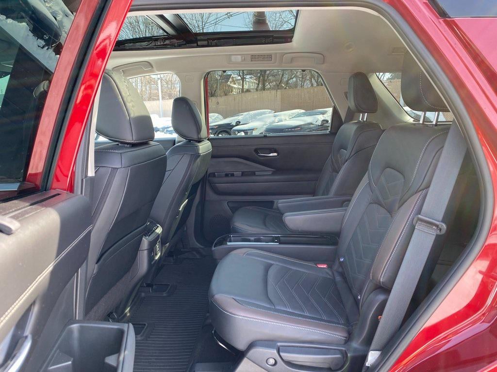 2024 Nissan Pathfinder Platinum 4WD