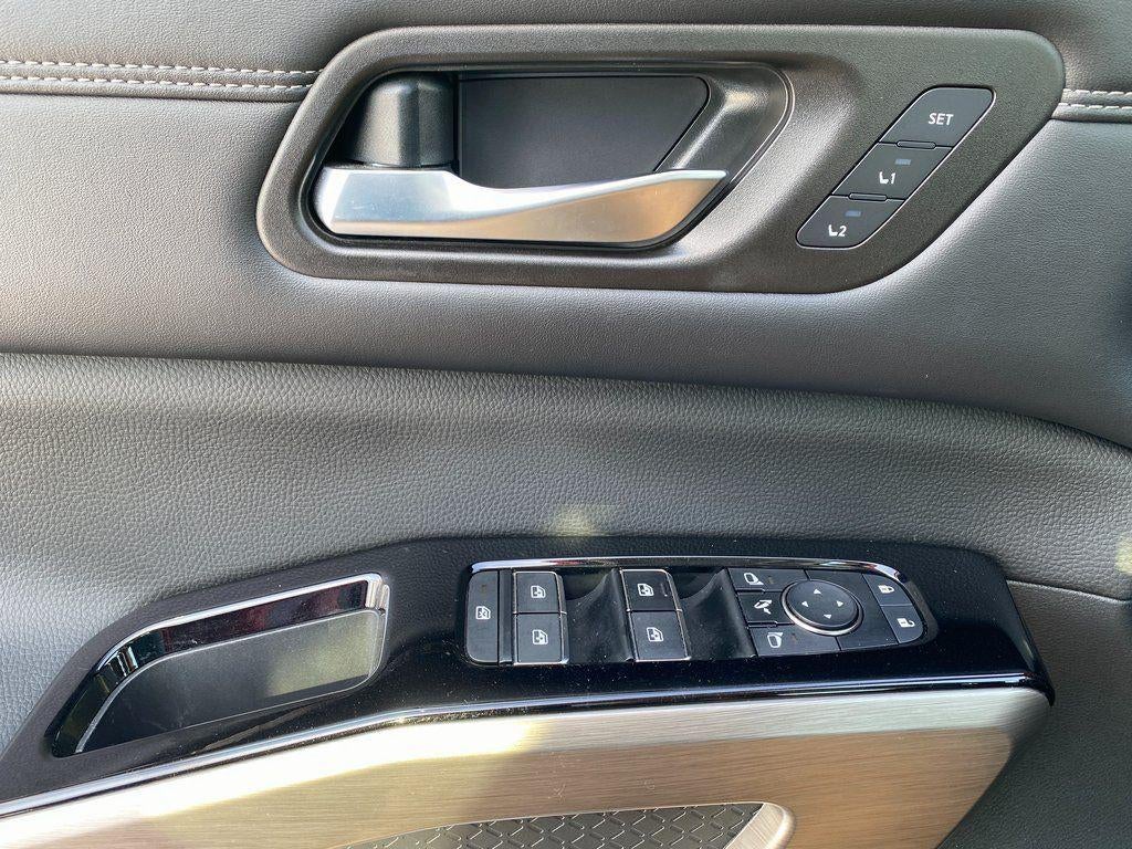 2024 Nissan Pathfinder Platinum 4WD