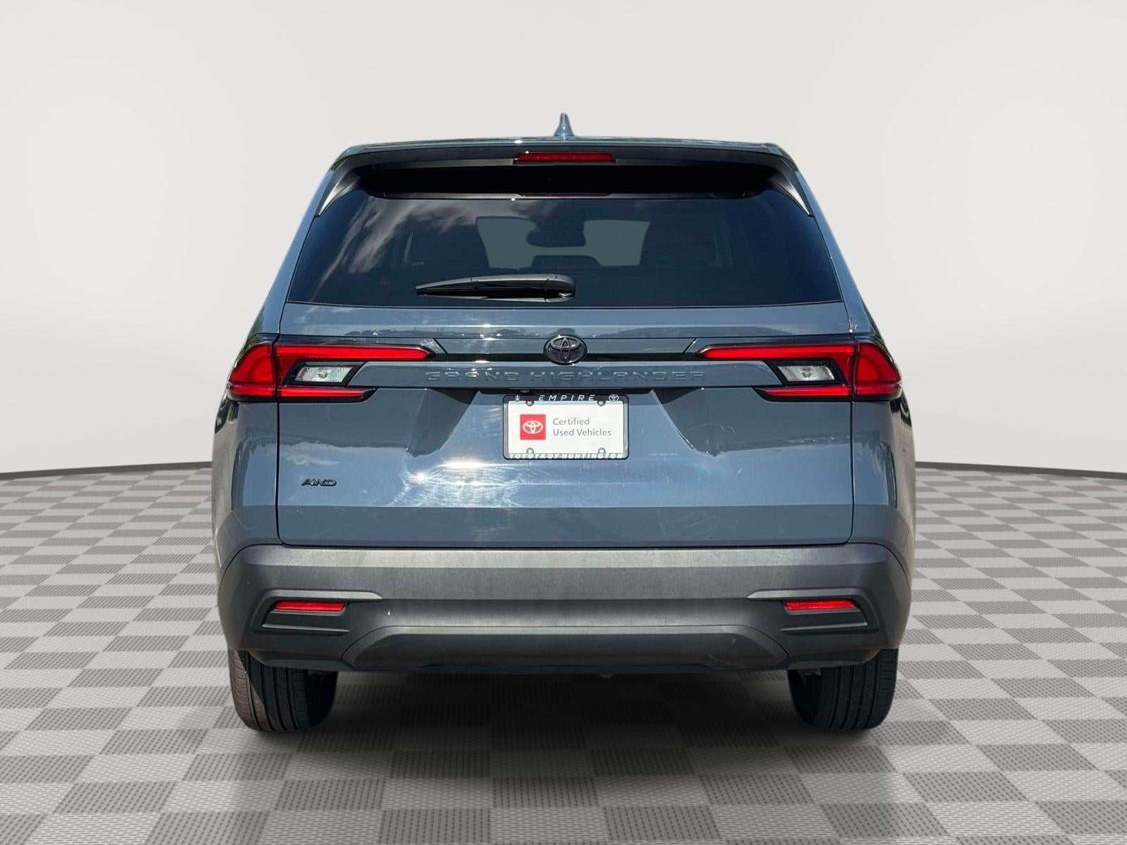 2025 Toyota Grand Highlander LE