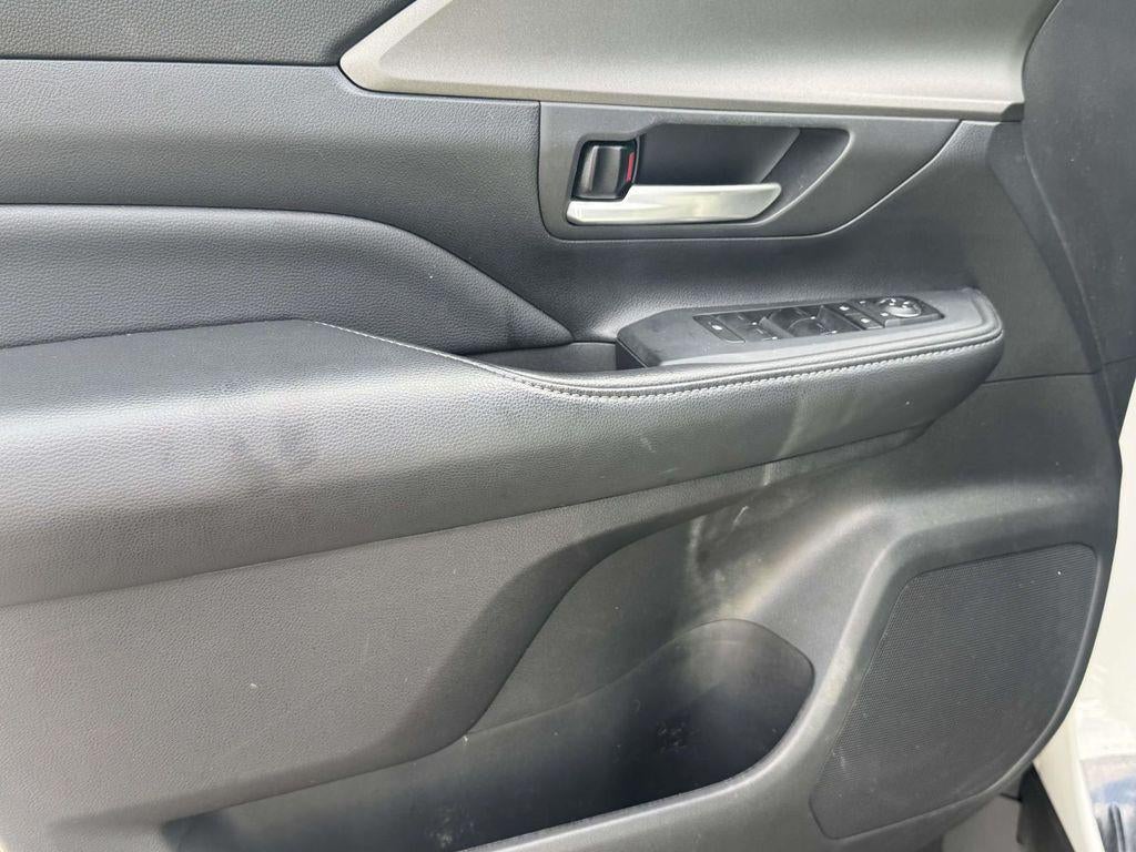 2025 Toyota Grand Highlander LE