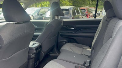 2025 Toyota Grand Highlander LE
