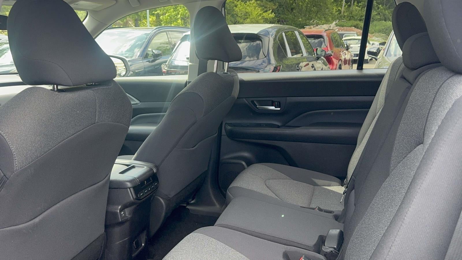 2025 Toyota Grand Highlander LE