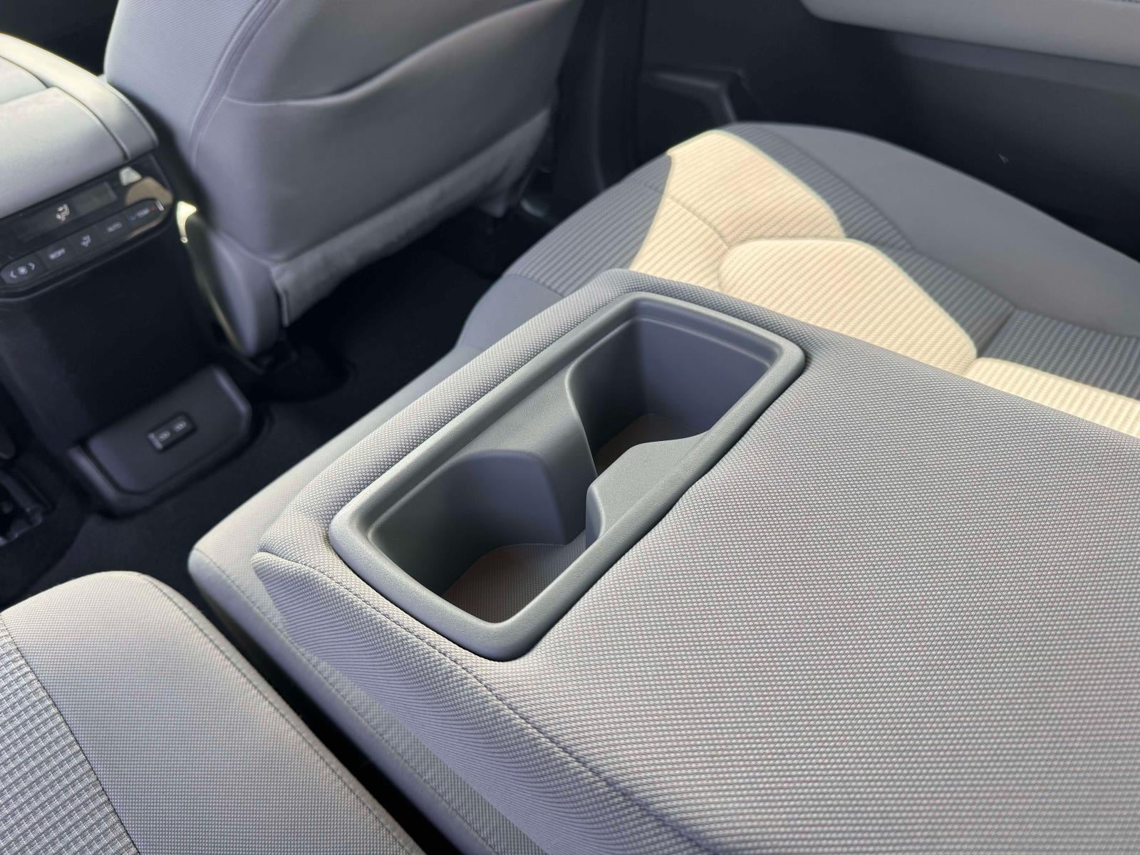 2022 Toyota Highlander Hybrid LE