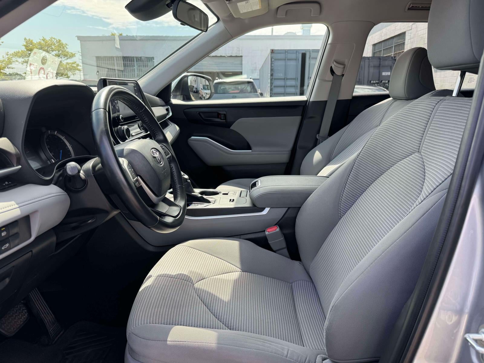 2022 Toyota Highlander Hybrid LE