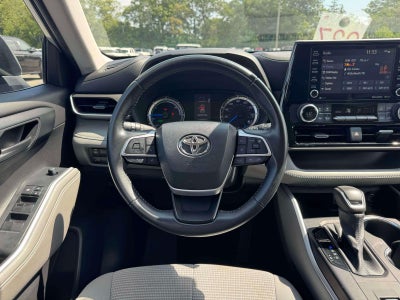 2022 Toyota Highlander Hybrid LE