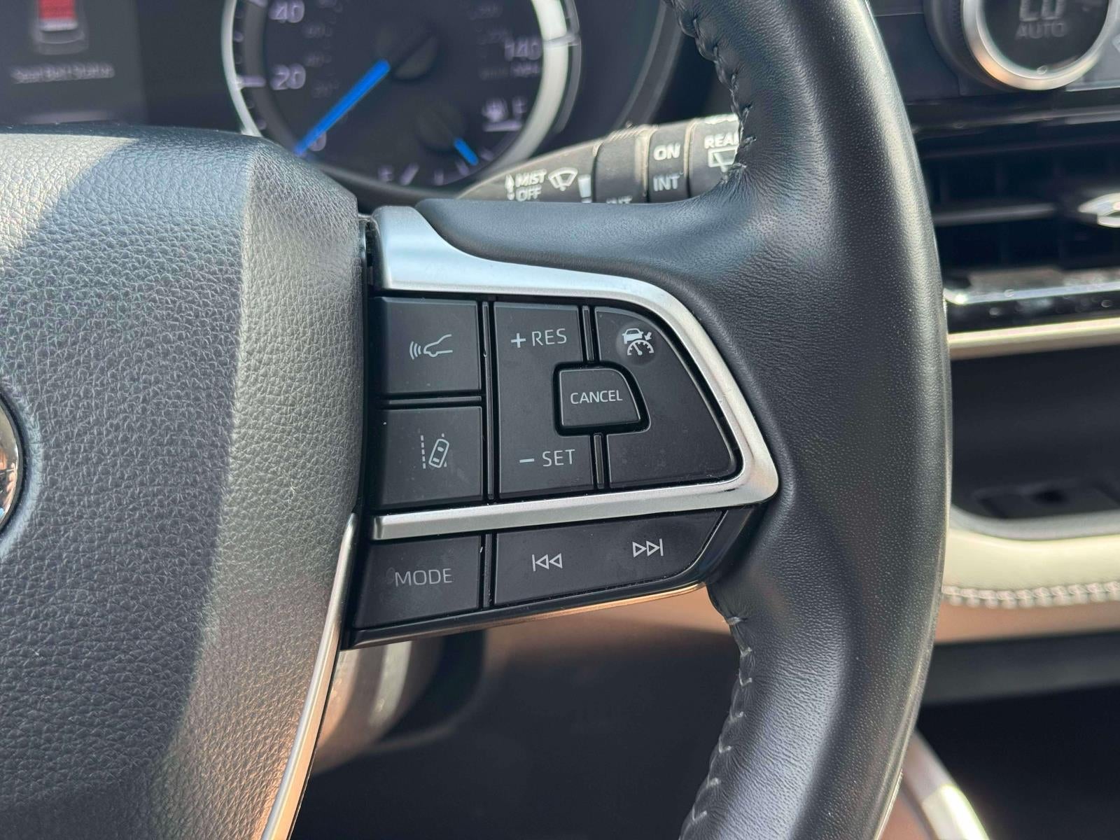 2022 Toyota Highlander Hybrid LE