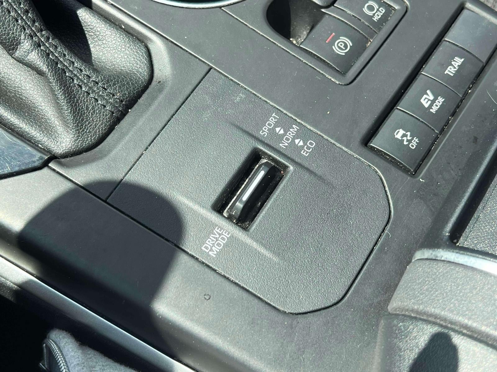 2022 Toyota Highlander Hybrid LE