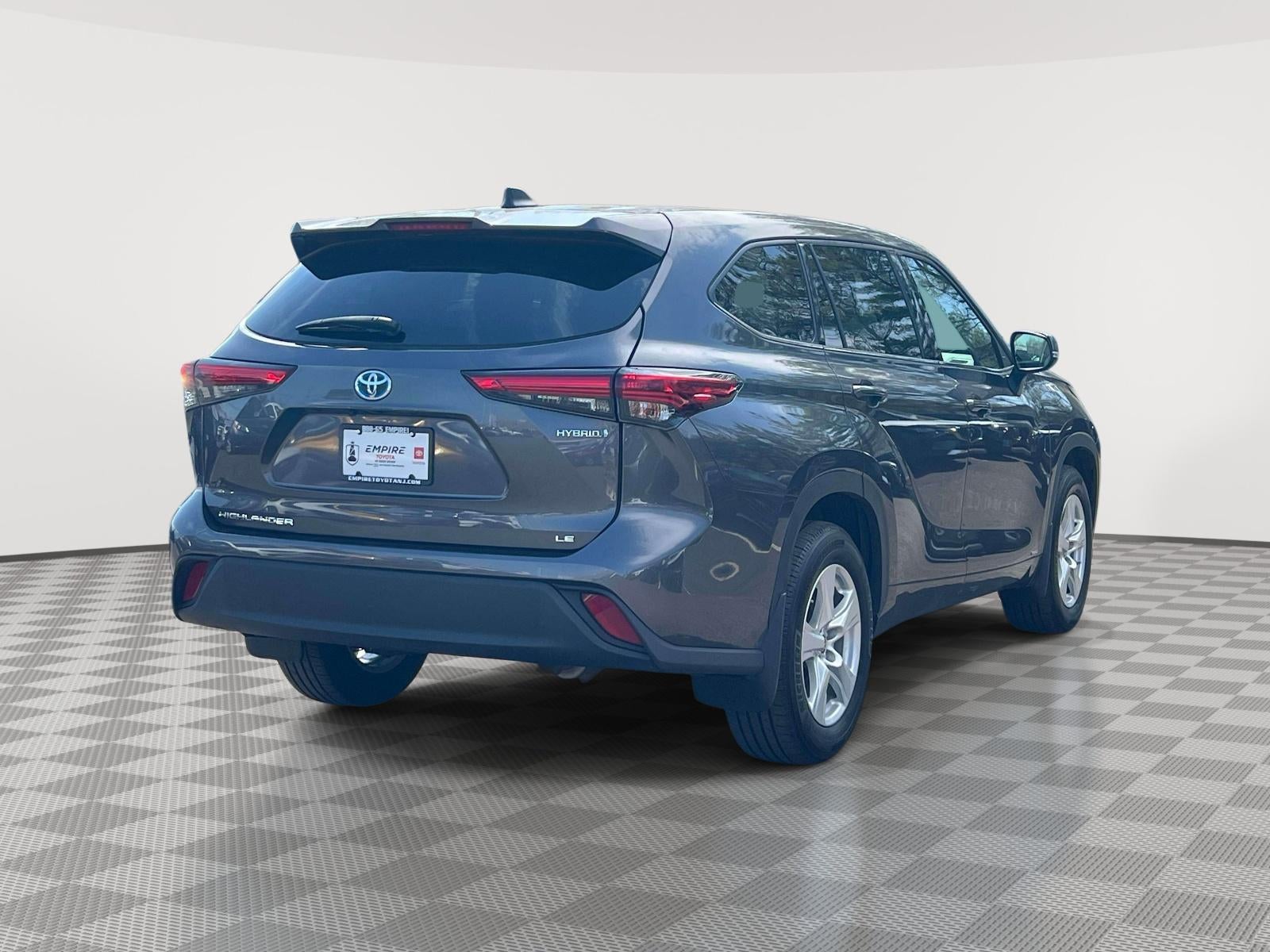 2022 Toyota Highlander Hybrid LE