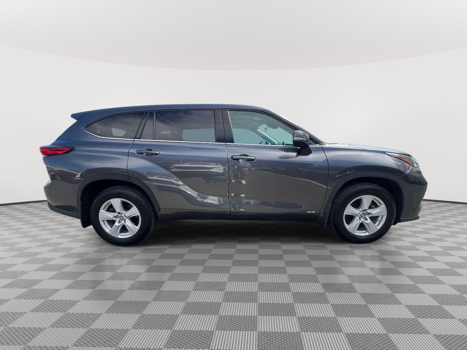 2022 Toyota Highlander Hybrid LE