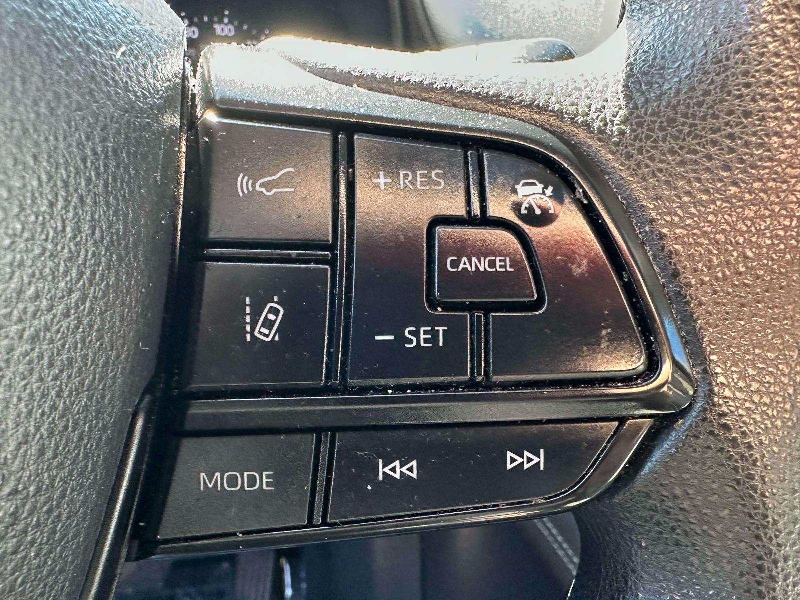 2025 Toyota Sienna LE