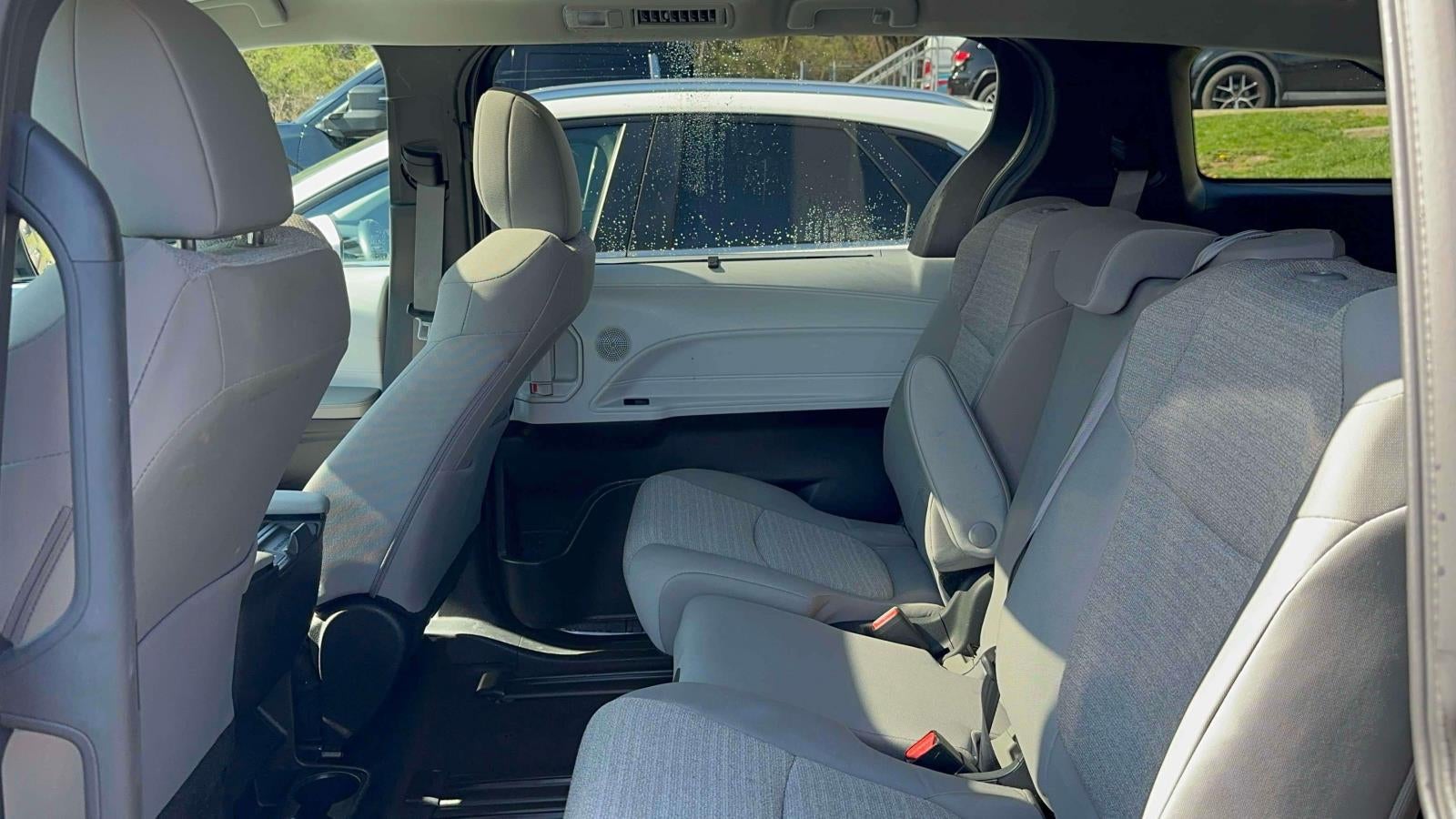 2025 Toyota Sienna LE