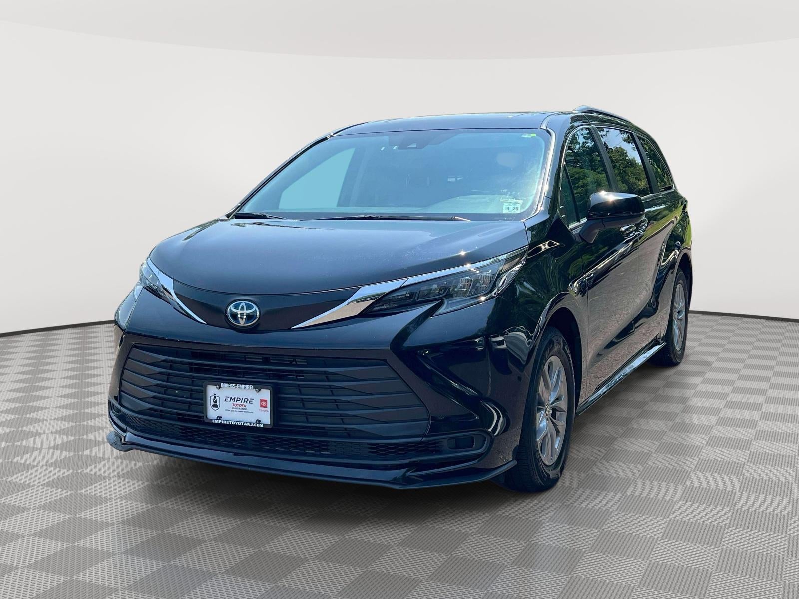 2024 Toyota Sienna LE