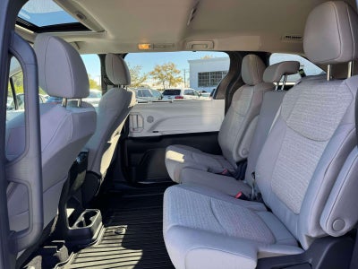 2025 Toyota Sienna LE