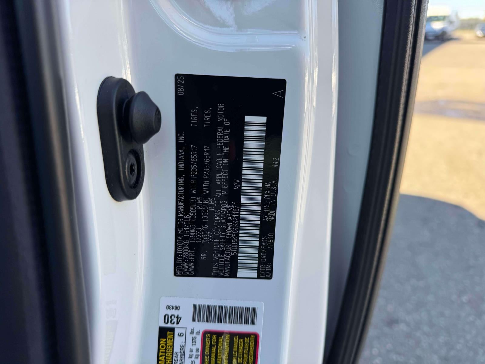 2025 Toyota Sienna LE