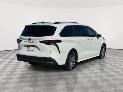 2025 Toyota Sienna LE
