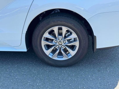 2025 Toyota Sienna LE