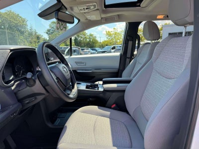 2025 Toyota Sienna LE
