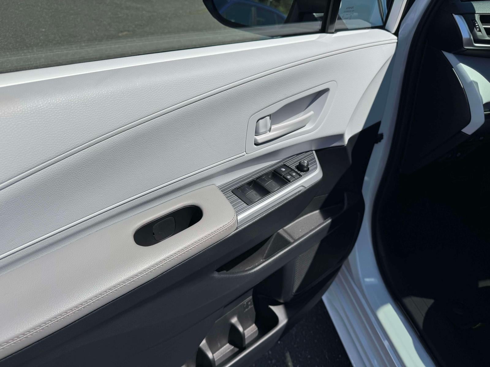 2025 Toyota Sienna LE