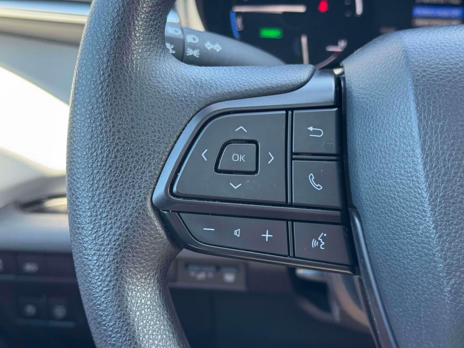2025 Toyota Sienna LE