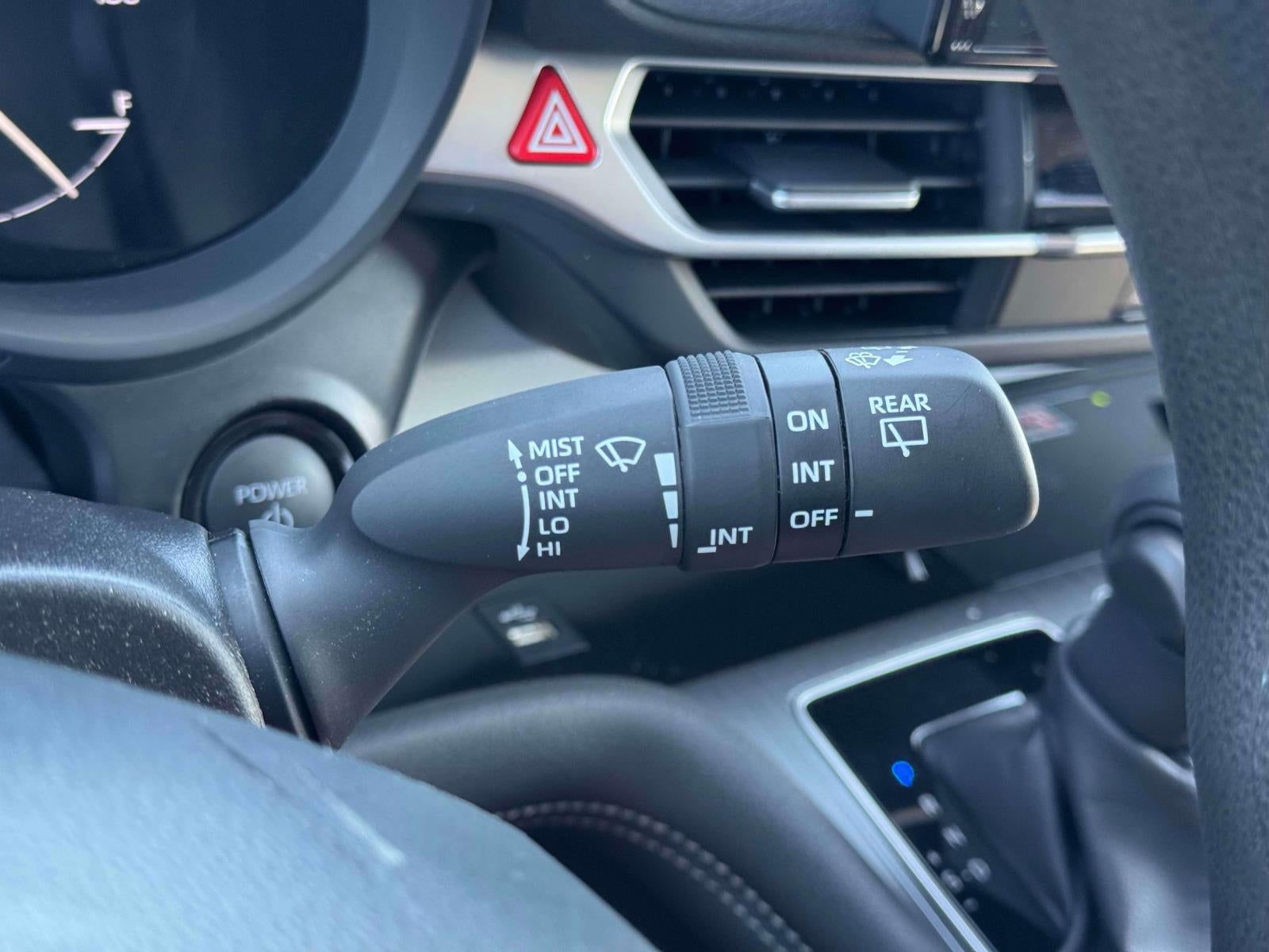2025 Toyota Sienna LE