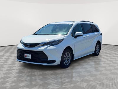 2025 Toyota Sienna LE