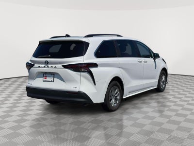 2025 Toyota Sienna LE