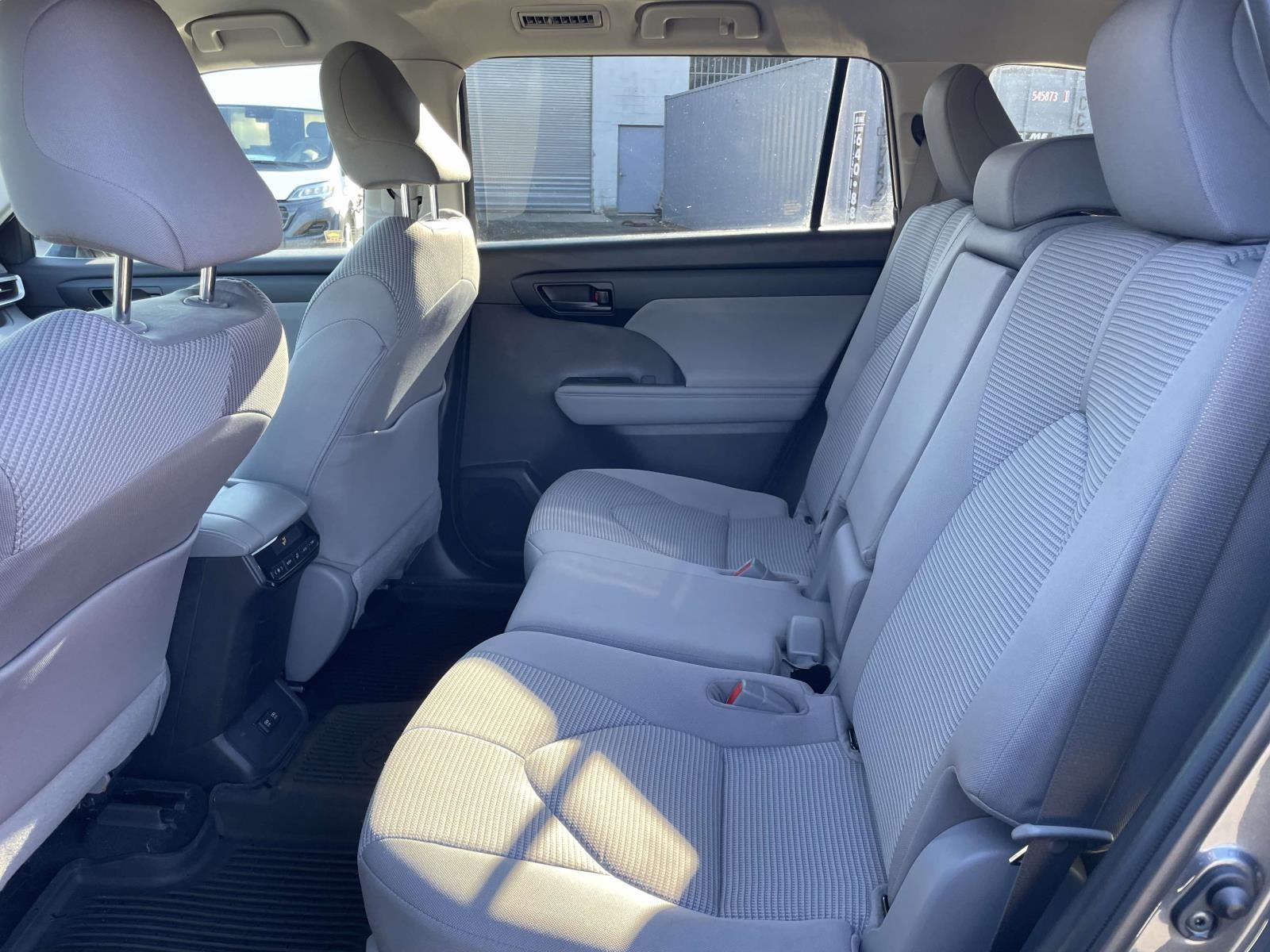 2020 Toyota Highlander LE