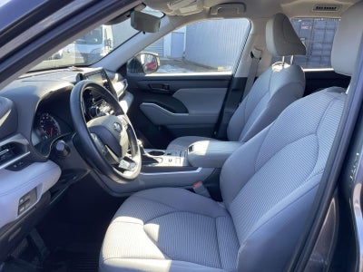 2020 Toyota Highlander LE