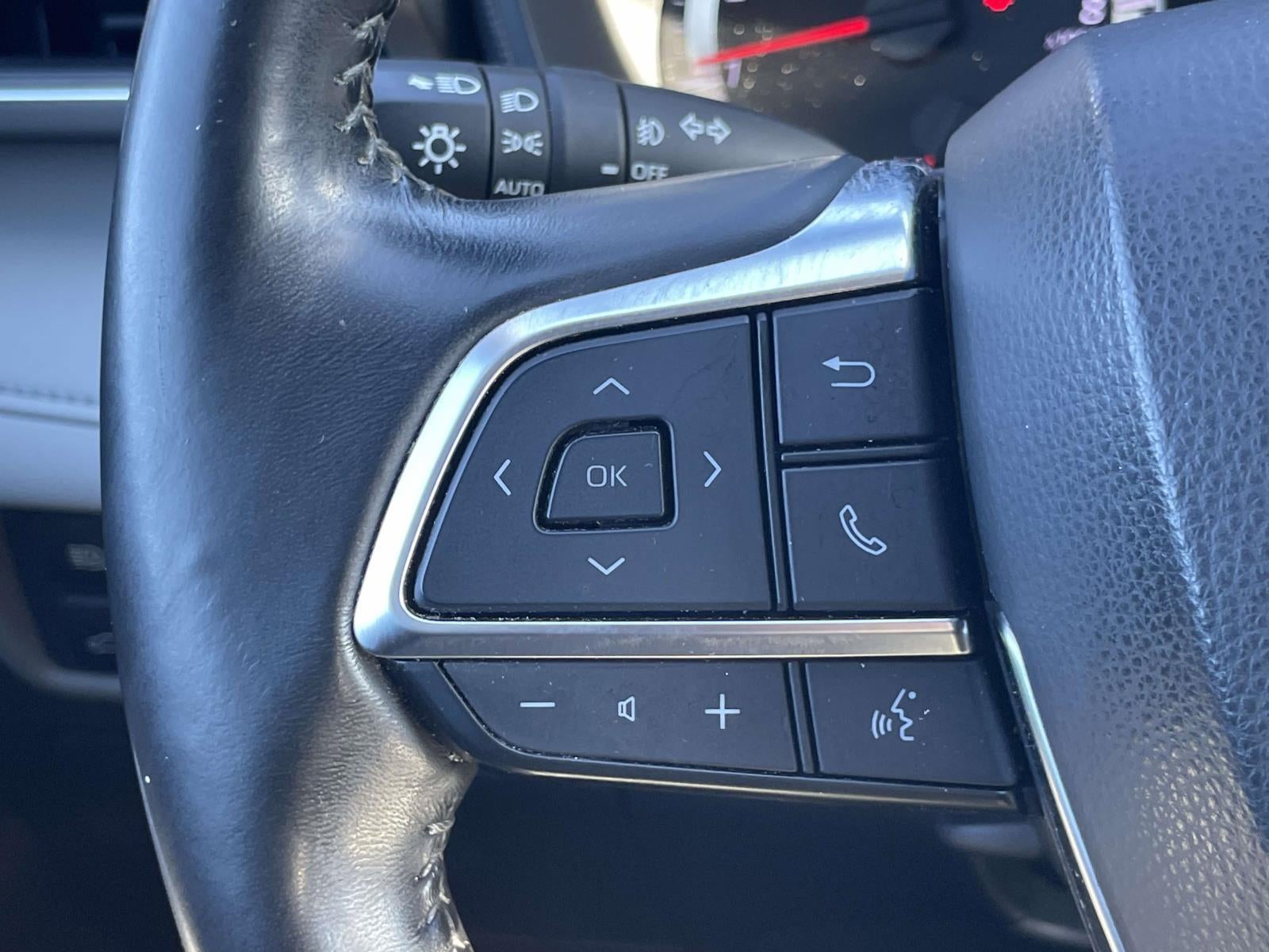 2020 Toyota Highlander LE