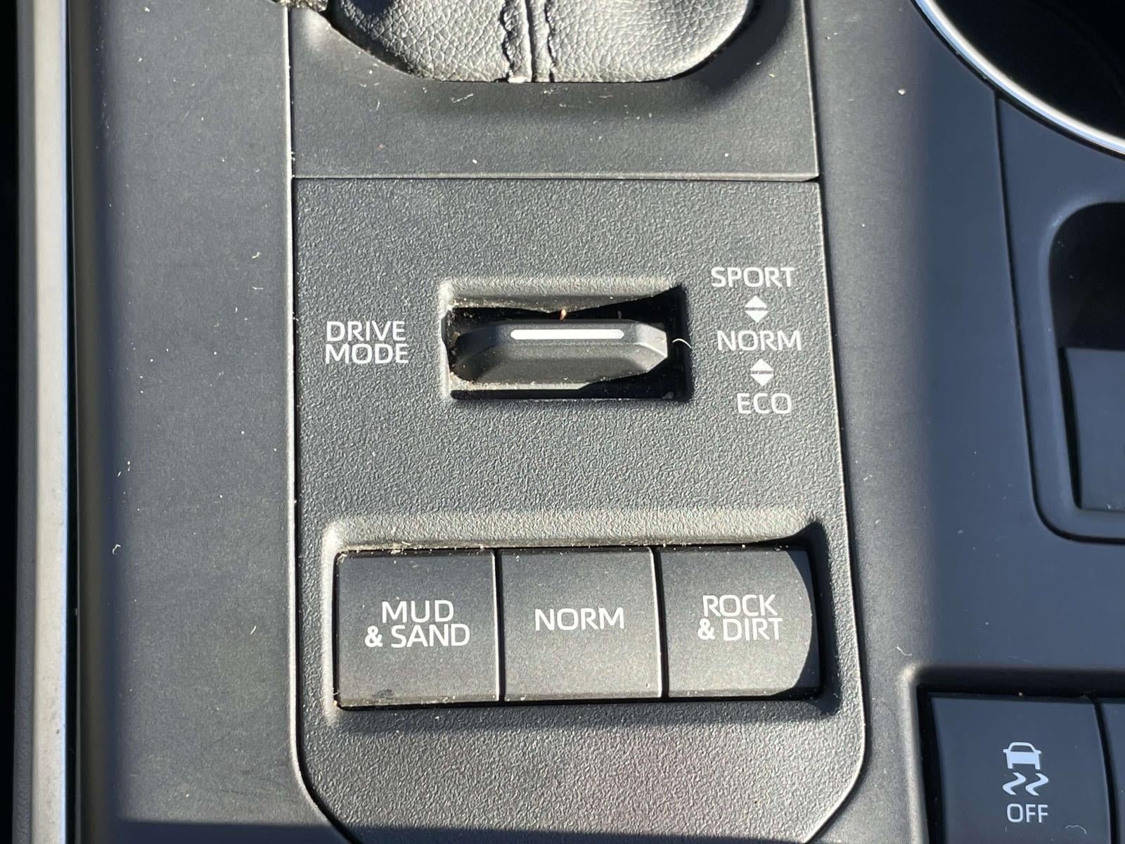 2020 Toyota Highlander LE