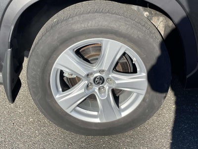 2020 Toyota Highlander LE