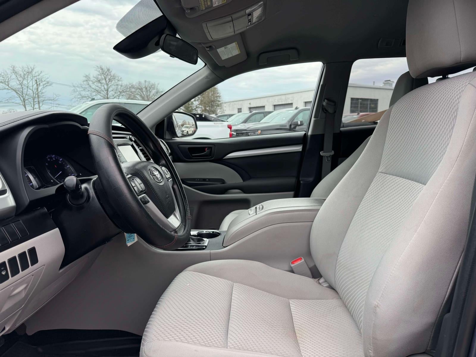 2019 Toyota Highlander LE