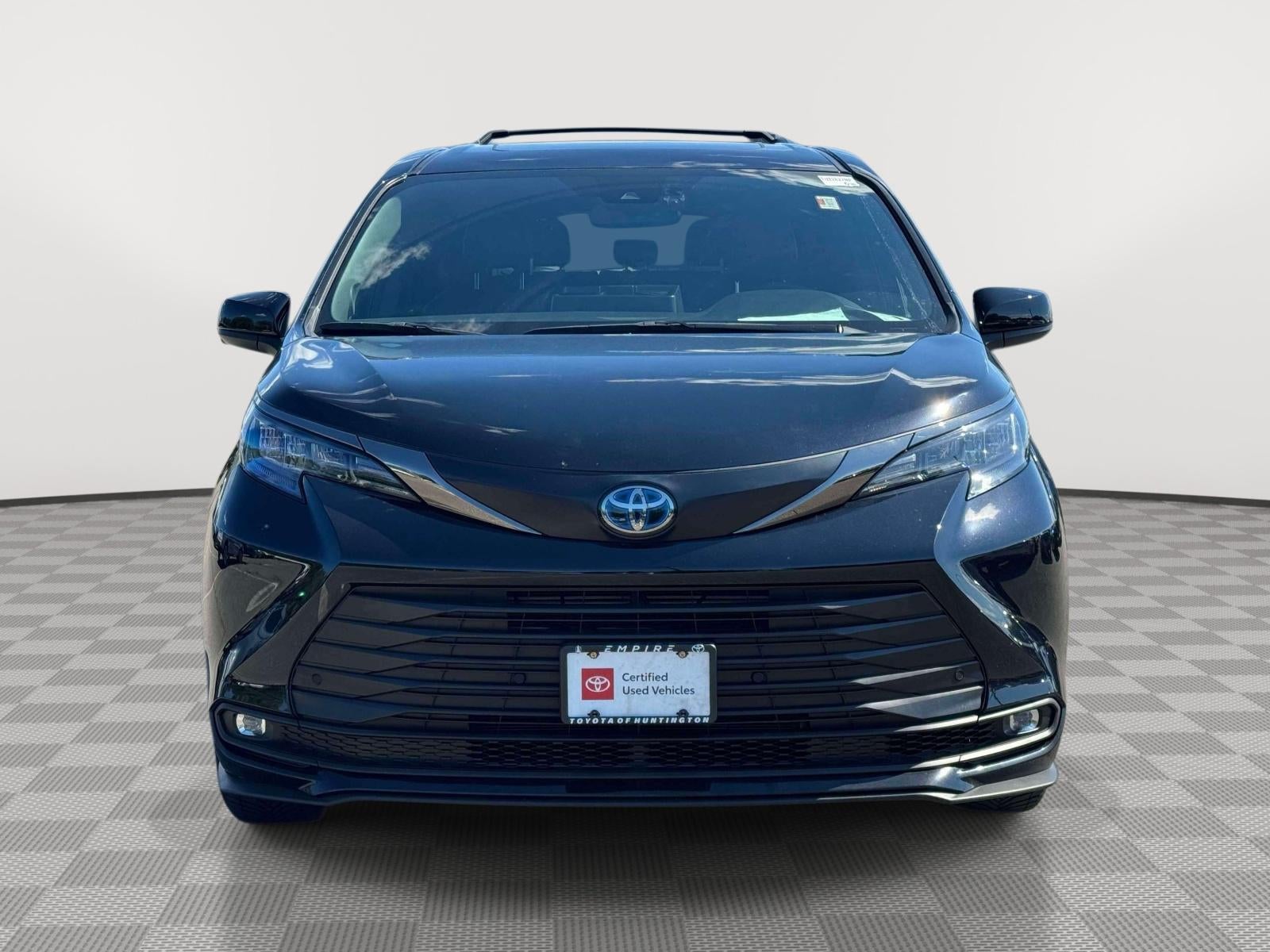 2024 Toyota Sienna Woodland Edition